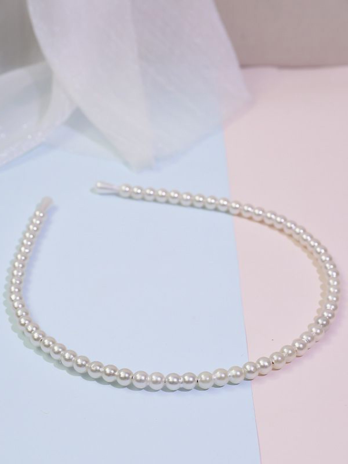 we-are-the-best-place-to-buy-bandeau-retro-en-perles-blanches-on-sale_0.jpg