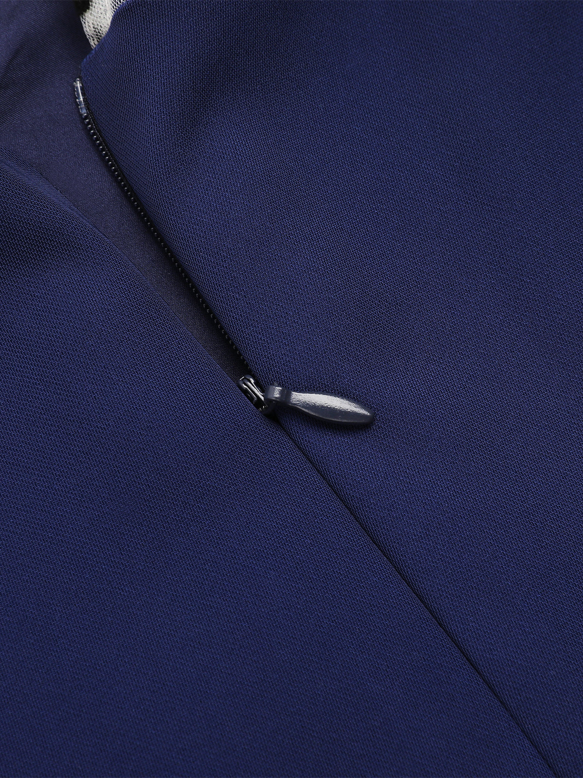 the-perfect-way-to-shop-for-robe-crayon-patchwork-bleu-fonce-a-pois-des-annees-1960-on-sale_5.jpg