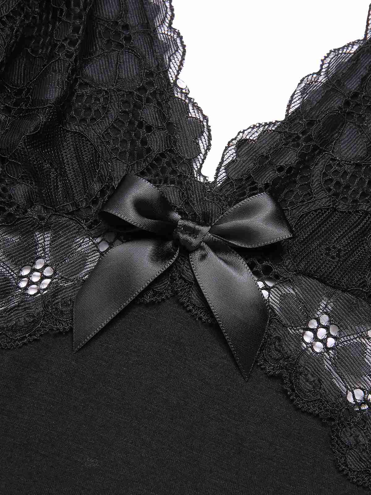 shop-the-official-shop-of-chemise-de-nuit-noire-a-bretelles-patchwork-de-dentelle-des-annees-1970-on-sale_3.jpg