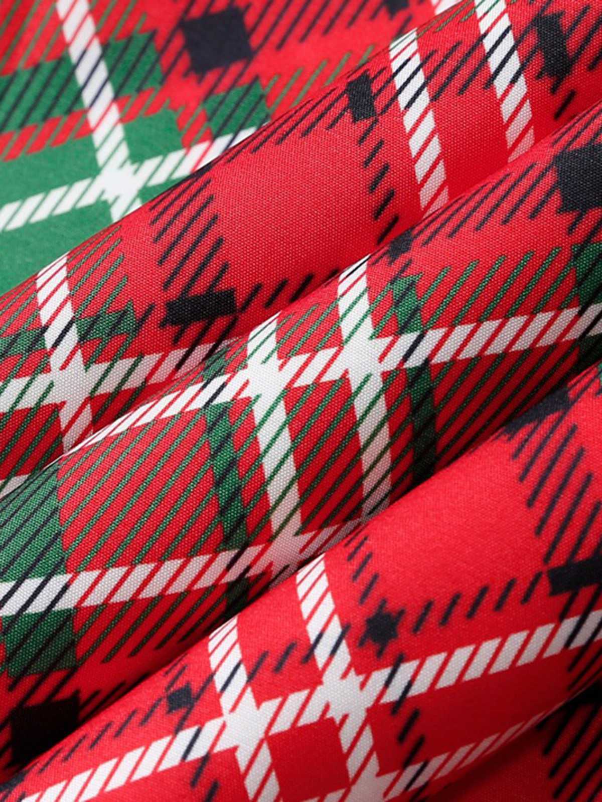 get-the-latest-in-sports-robe-rouge-sans-manches-a-carreaux-de-noel-des-annees-1950-online-now_2.jpg