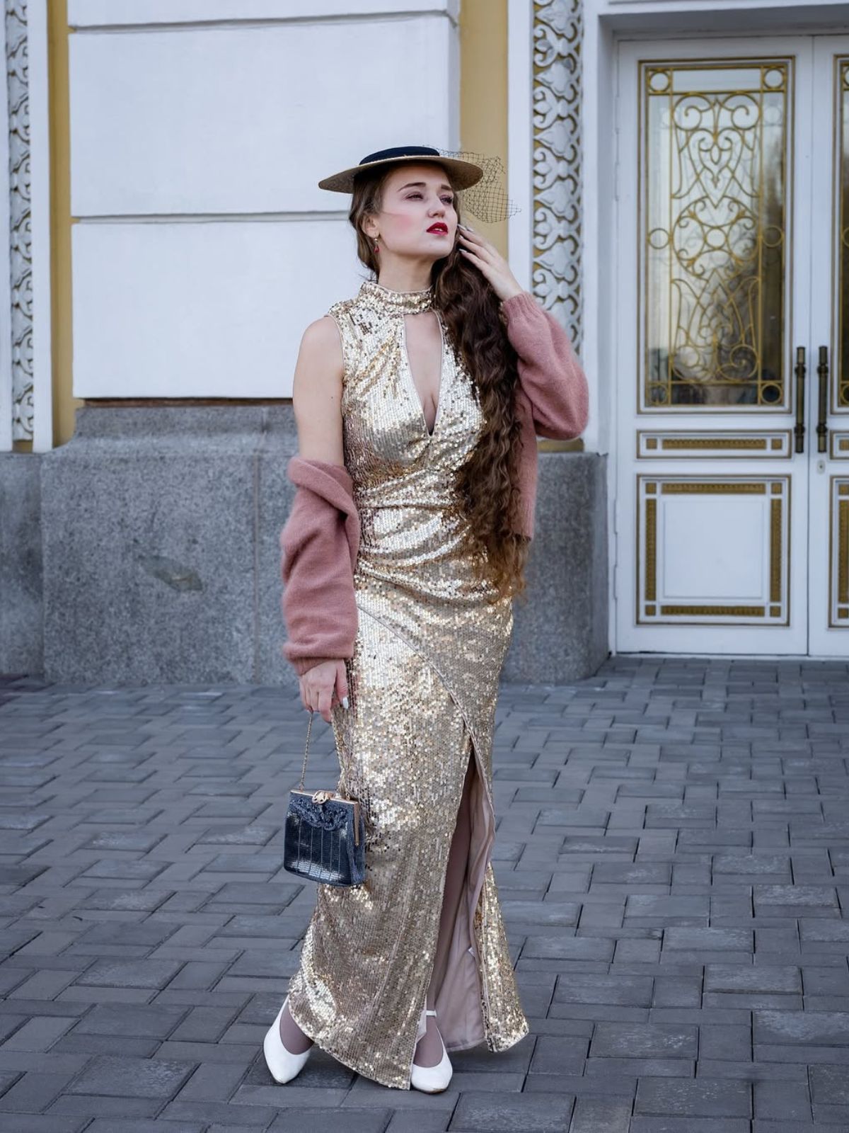 the-official-site-of-official-robe-longue-a-paillettes-style-trou-de-serrure-champagne-des-annees-1930-on-sale_0.jpg